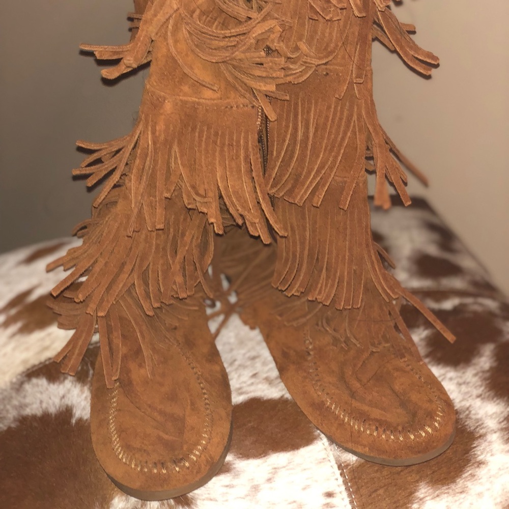 Moccasin boots